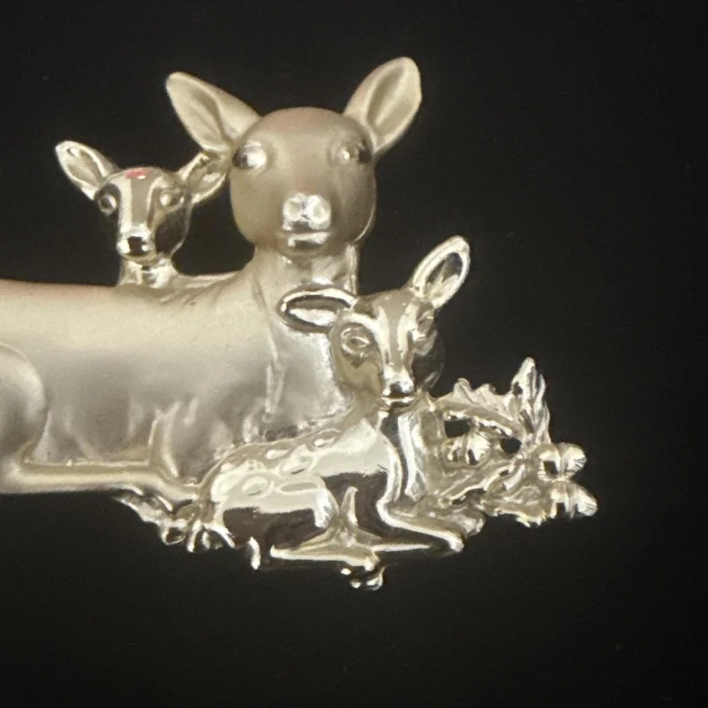 Vintage Danecraft Deer Fawn Doe Brooch 1980s Brushed Gold Tone Pin Signed